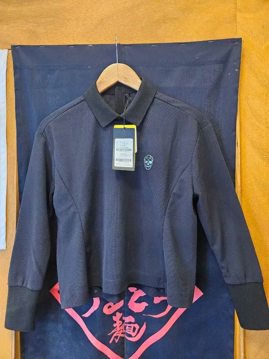 AMAZINGCRE アメージングクリー レディースゴルフ長袖襟付きTシャツ ショート丈
