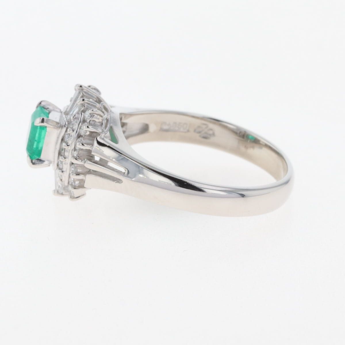 在庫一掃】 エメラルド デザインリング プラチナ 指輪 メレダイヤ  