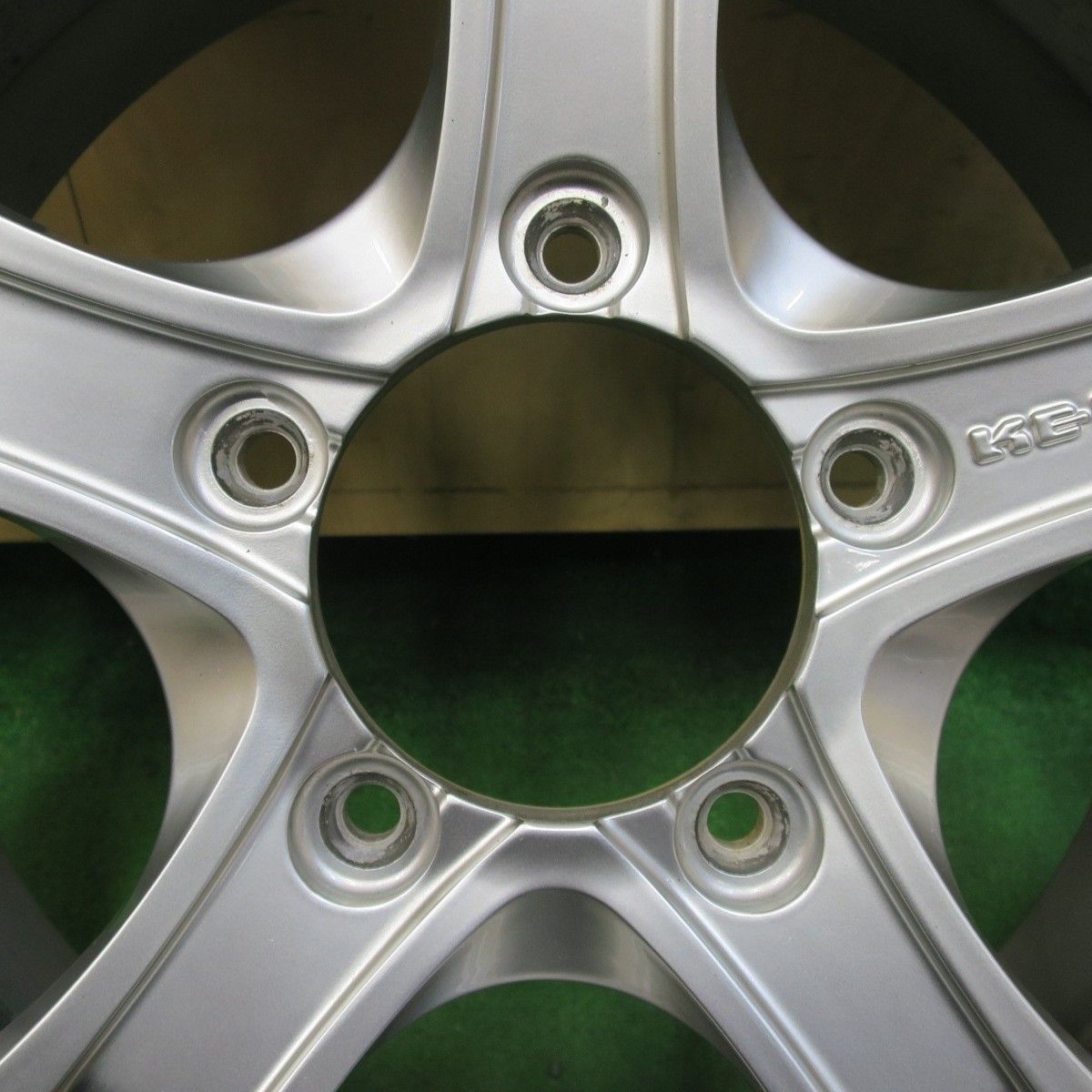キレイ☆ジムニー KEELER 175/80R16 スタッドレス グッドイヤー アイス 