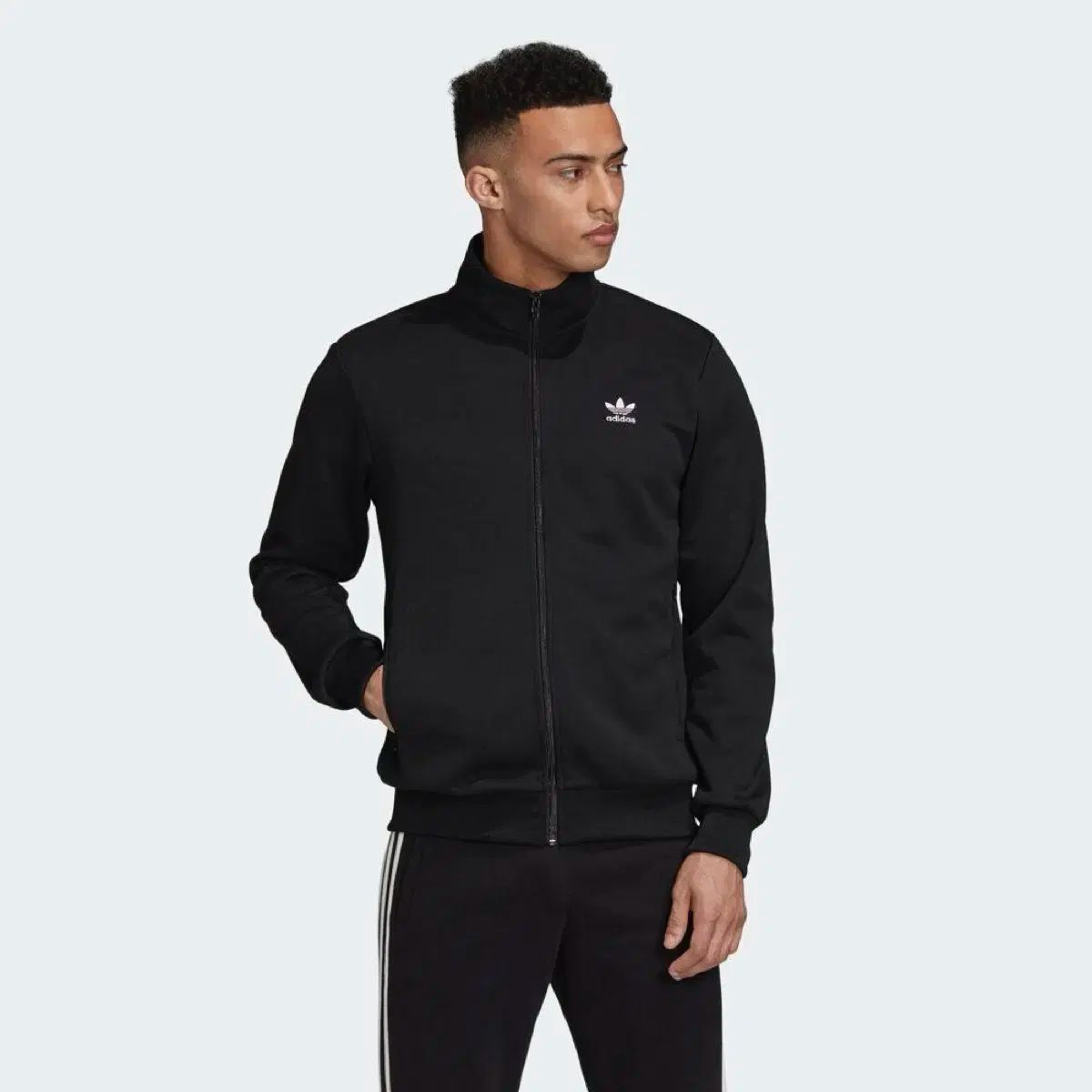 【雷市場（ポンジャン）商品韓国直送】 XL adidas(アディダス) ESSENTIALS(エッセンシャルズ) トラックトップス ジャージ ／ PTB 1
