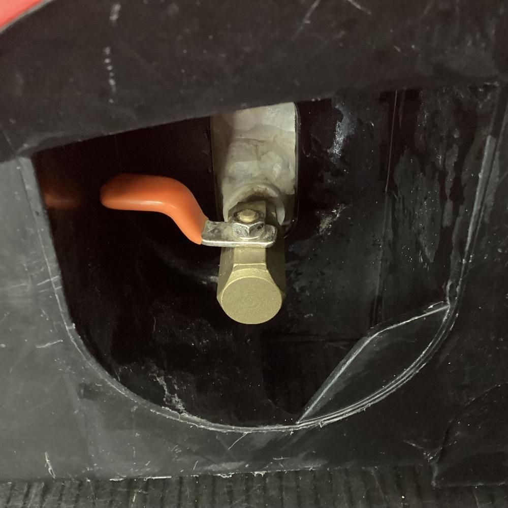 内装エアコンプレッサ