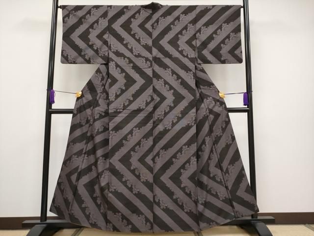 平和屋着物□極上 本場大島紬 9マルキ 枝菊文 逸品 CYAA2744s5 - メルカリ 