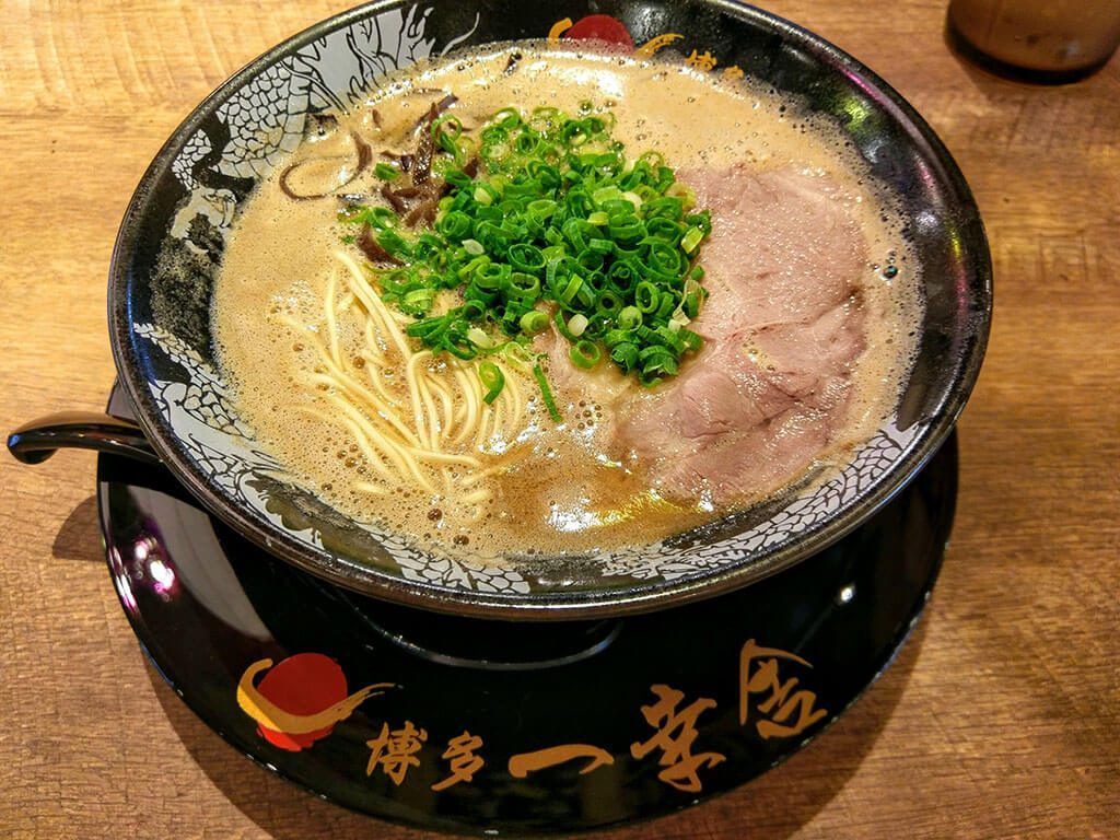 九州博多 有名店 2店舗 激うま 本格 豚骨ラーメン2種セット
