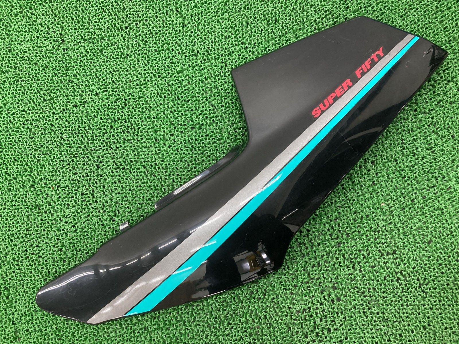 TZR50R シートカウル テールカウル 左 【公式通販】