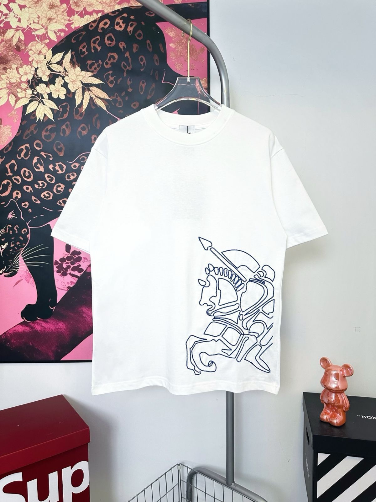 今日特価】BURBERRY ホースフェリー刺繍 T シャツ - メルカリ