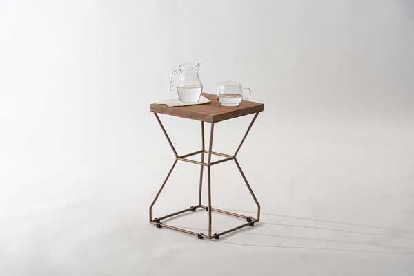 天然木（チーク） とアンティークゴールドスチールのデザインスツール（四角形）No.016（W30×D30×H45cm）