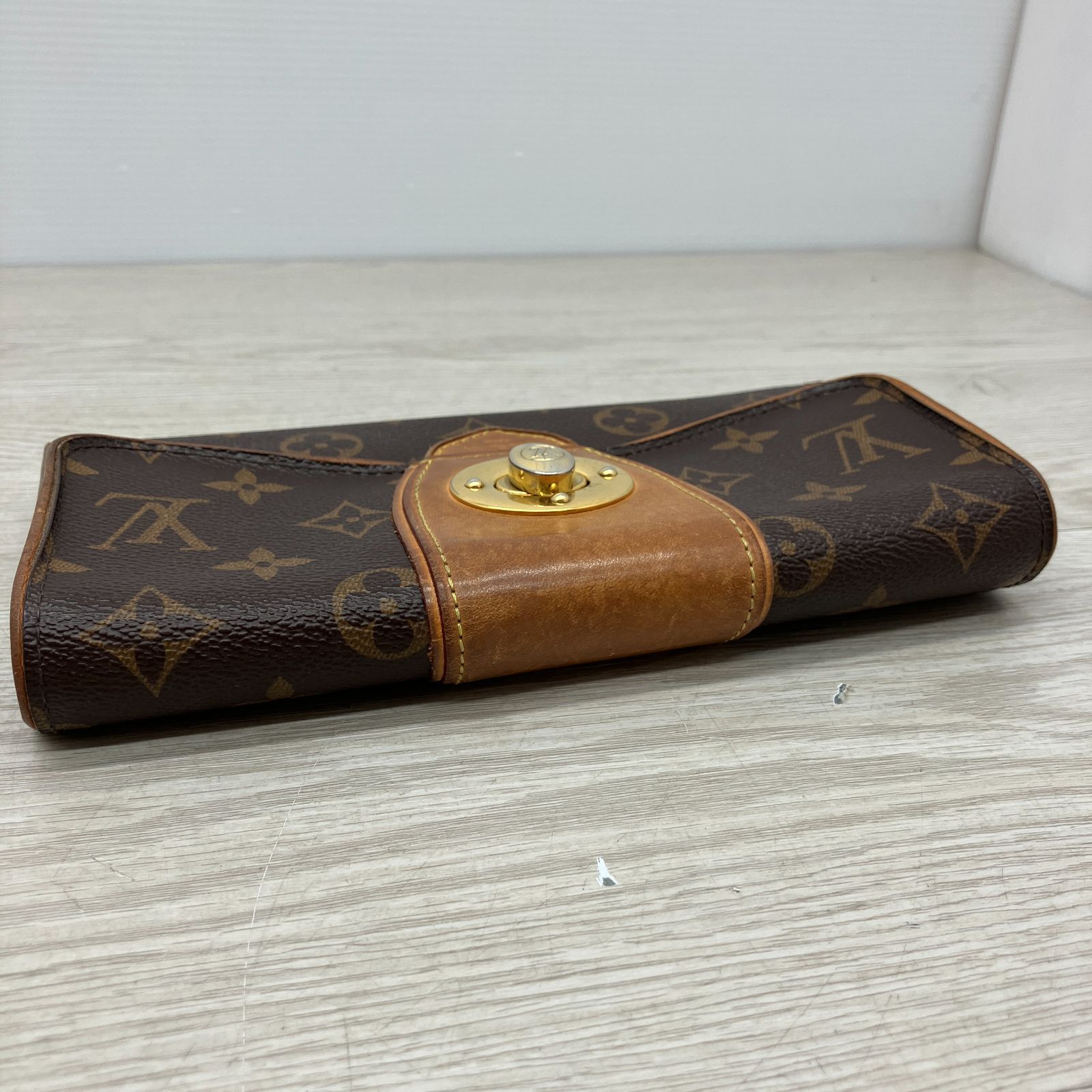 日 54 LOUIS VUITTON ルイヴィトン 長財布 二つ折り財布 m11546_1.jpg