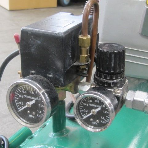 〇藤原産業 エアーコンプレッサー 30L SK11 62-2846-34/AB20-30【川崎
