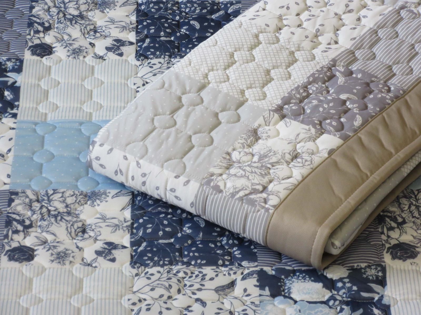 パッチワークキルトマット・ラグにも パッチワーク柄 キルトラグ