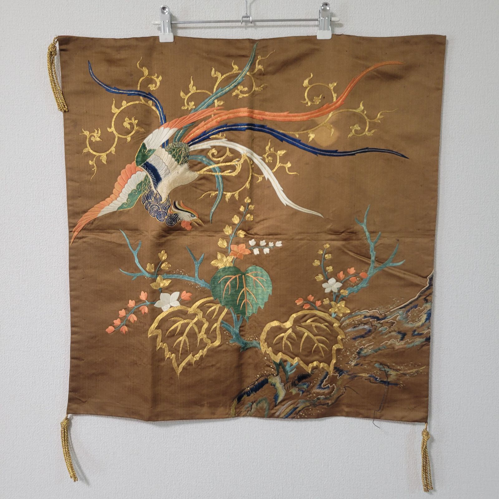 金色刺繍の神話的アート　アンティーク　遺品整理　作者不明 goldwork_kuri_image.jpg