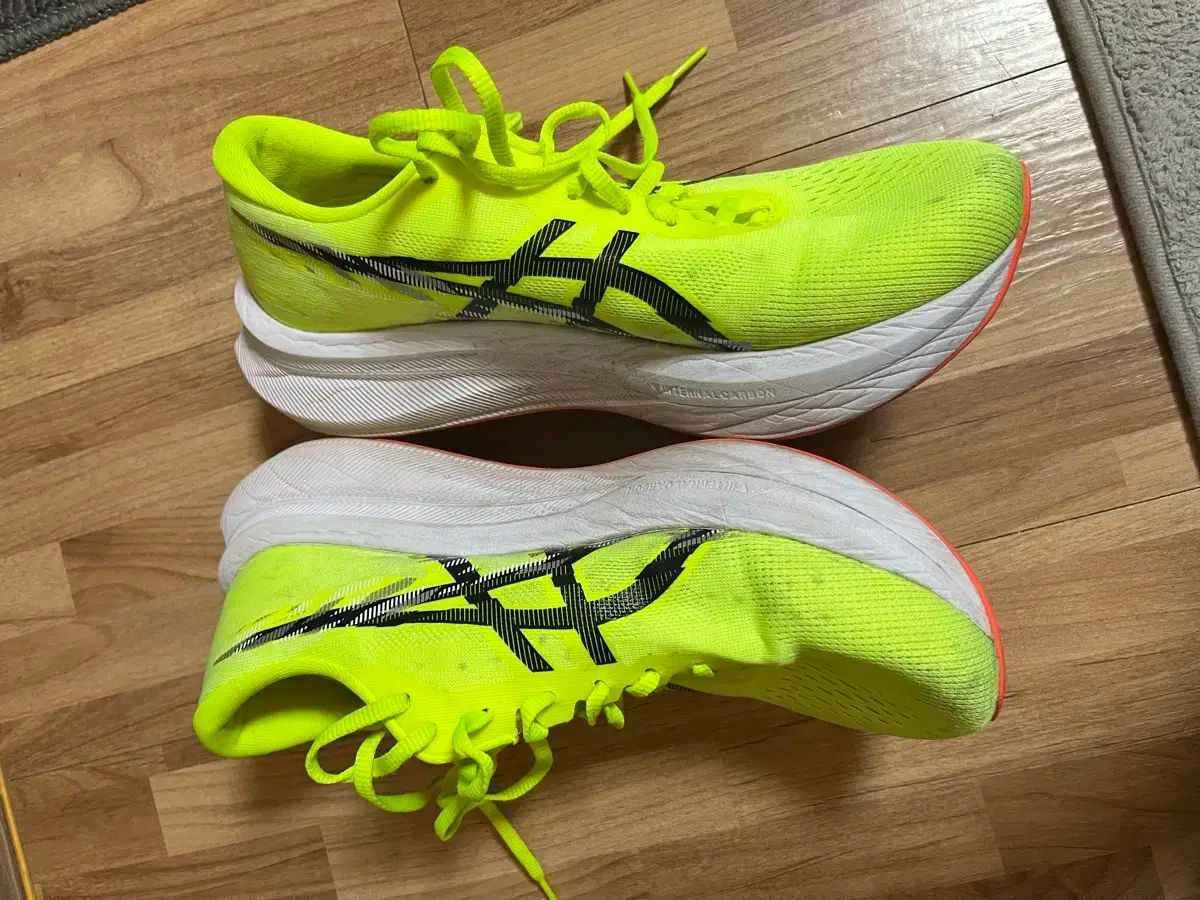 Asics アシックス マジックスピード 4 275