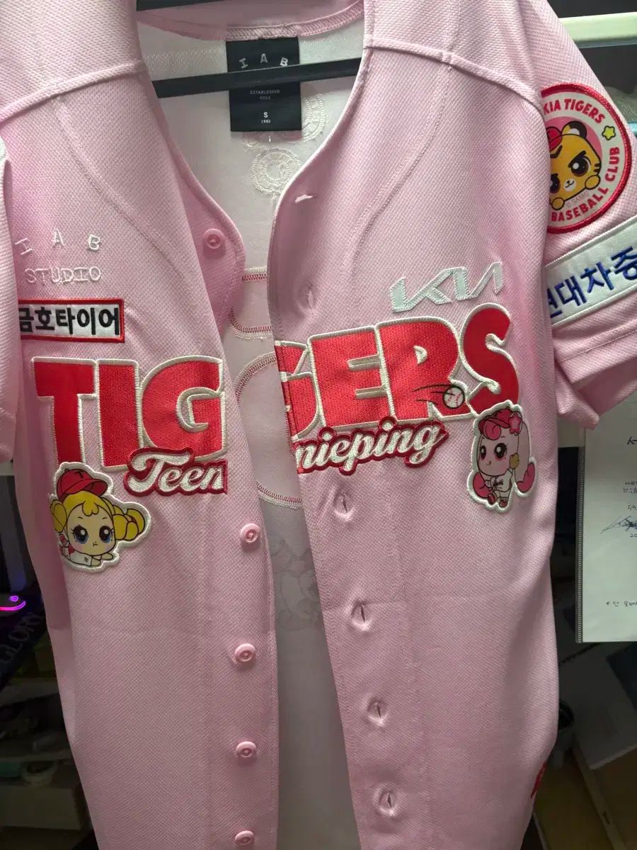 ティーシャツ UNI