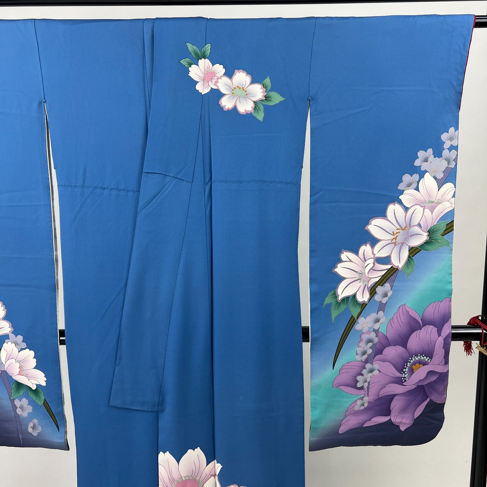 ☆中古品☆振袖　単品　正絹　青系花模様　B級品　ヤケ有り　振袖 ☆中古品☆振袖 単品 正絹 赤系花模様 B級品 キズ有り振袖
