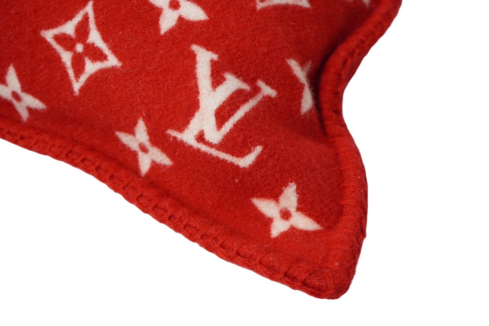 LOUIS VUITTON SUPREME クッション モノグラム LOUIS VUITTON ルイ ヴィトン × SUPREME シュプリーム コラボ