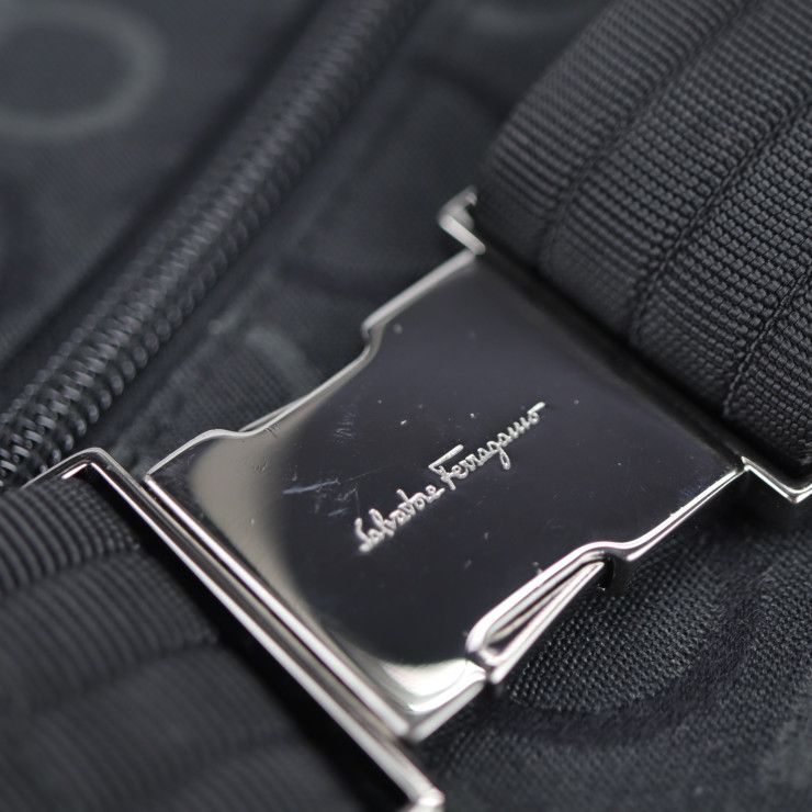 Salvatore Ferragamo サルヴァトーレ フェラガモ ウエストバッグ 22
