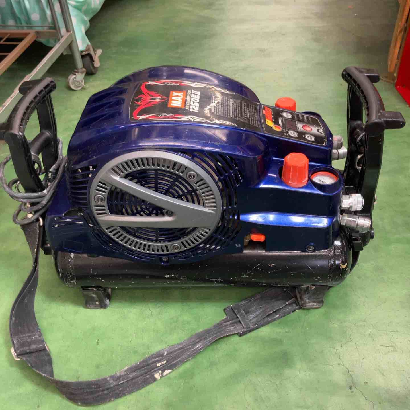 色ロイヤルブルー 桶川店