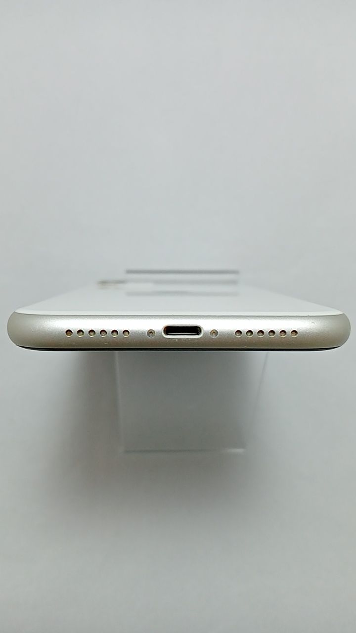 動作確認済！ iPhone11 A2223 128GB 本体 ホワイト SIMフリー 