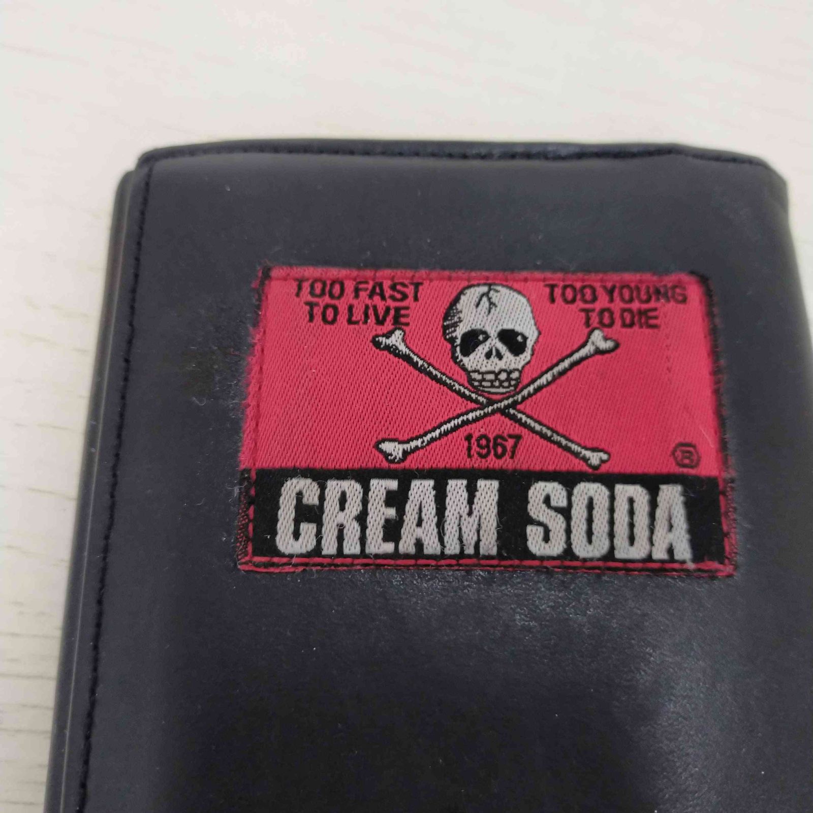 クリームソーダ CREAM SODA ロゴパッチ 二つ折り 長財布 メンズ 表記無 - メルカリ