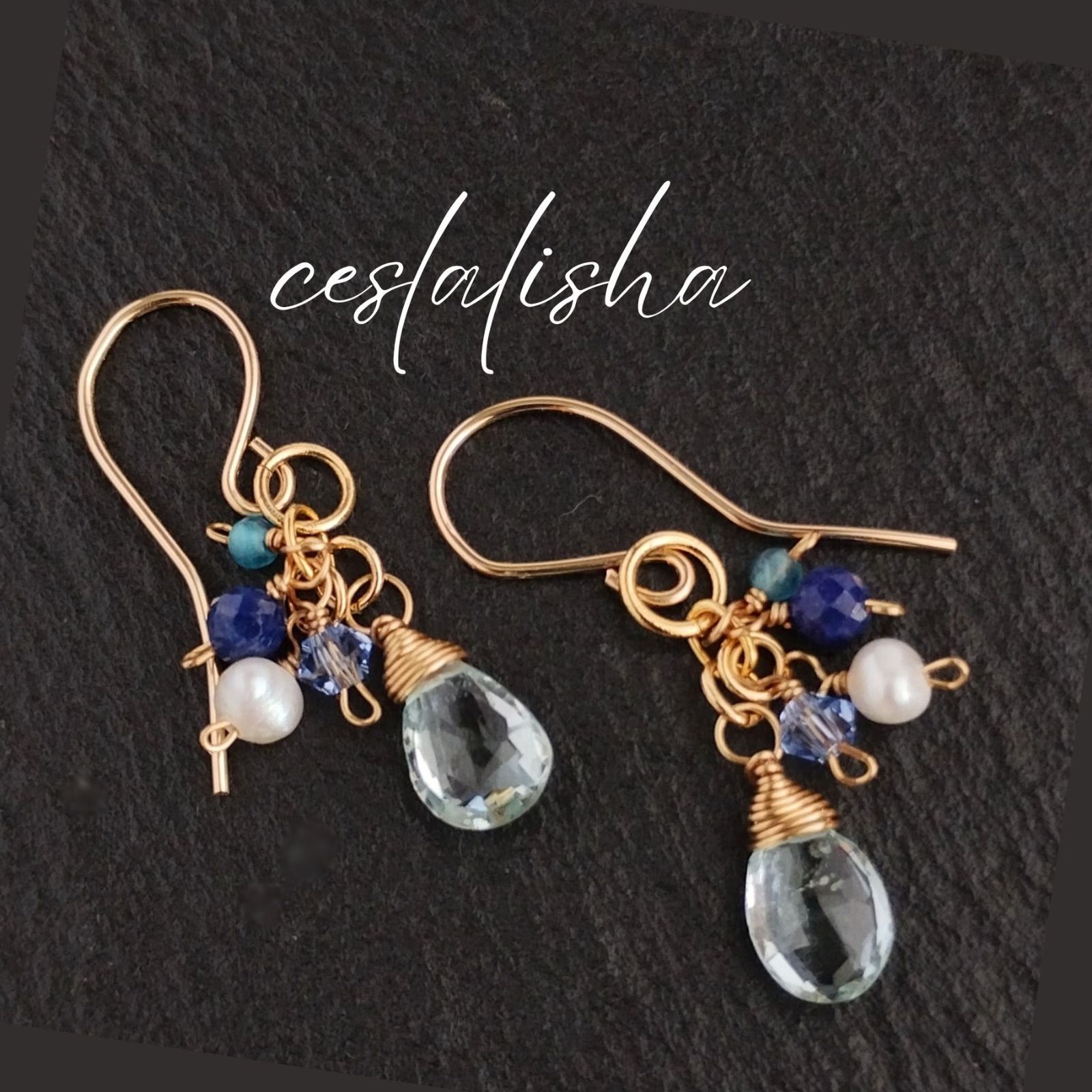 kayaです。シラーが美しいホワイトラブラドライトフラワーカービングピアス シラーが美しいラブラドライトのカービングピアス kayaです。シラーが