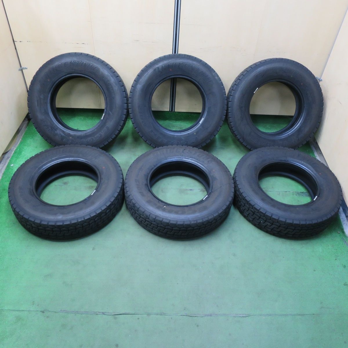 バリ溝 25年 8.5分 6本 トラック タイヤ 205 85R16 117 115N ブリヂストン エコピア M812 ミックス オールシーズン 16インチ 5101007イスタ