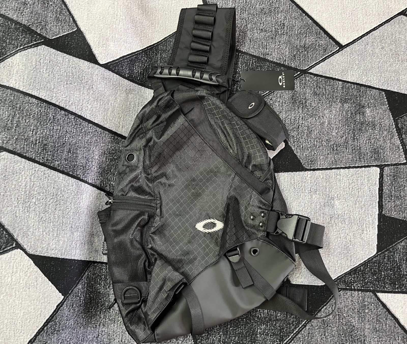 新品 OAKLEY 00s Y2K ワンショルダーバッグ ボディバッグ - メルカリ