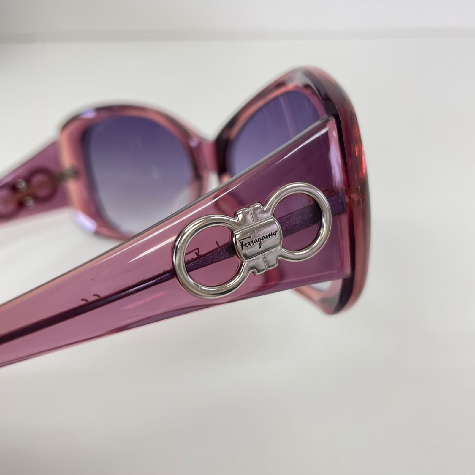 Salvatore Ferragamo パープル サングラス　ダブルガンチーニ Salvatore Ferragamo パープル サングラス ダブルガンチーニ
