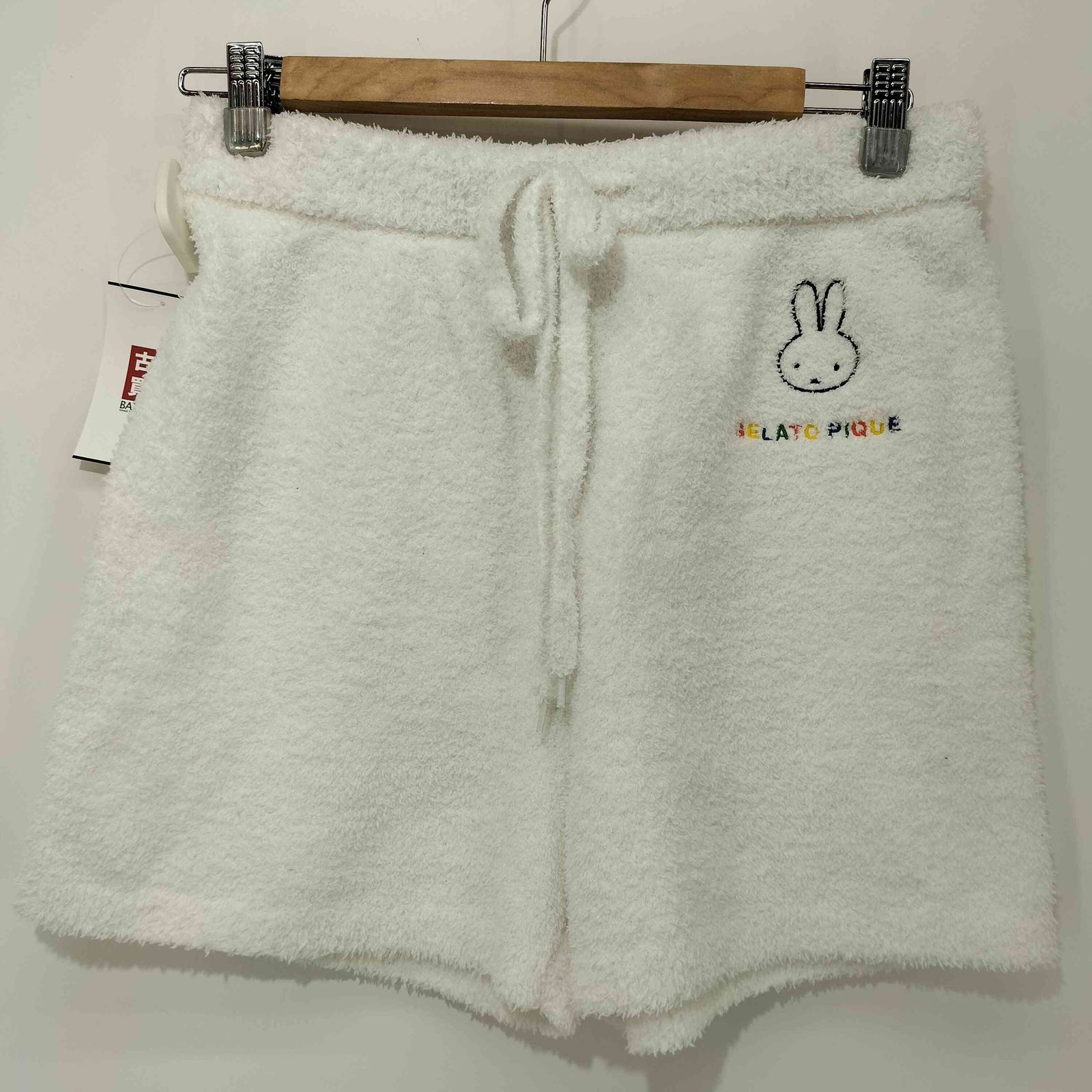 新品未開封　Dick Bruna ベビモコパーカ&ショートパンツセット　ホワイト 新品未開封Dick Bruna ベビモコパーカ&ショートパンツセットホワイト