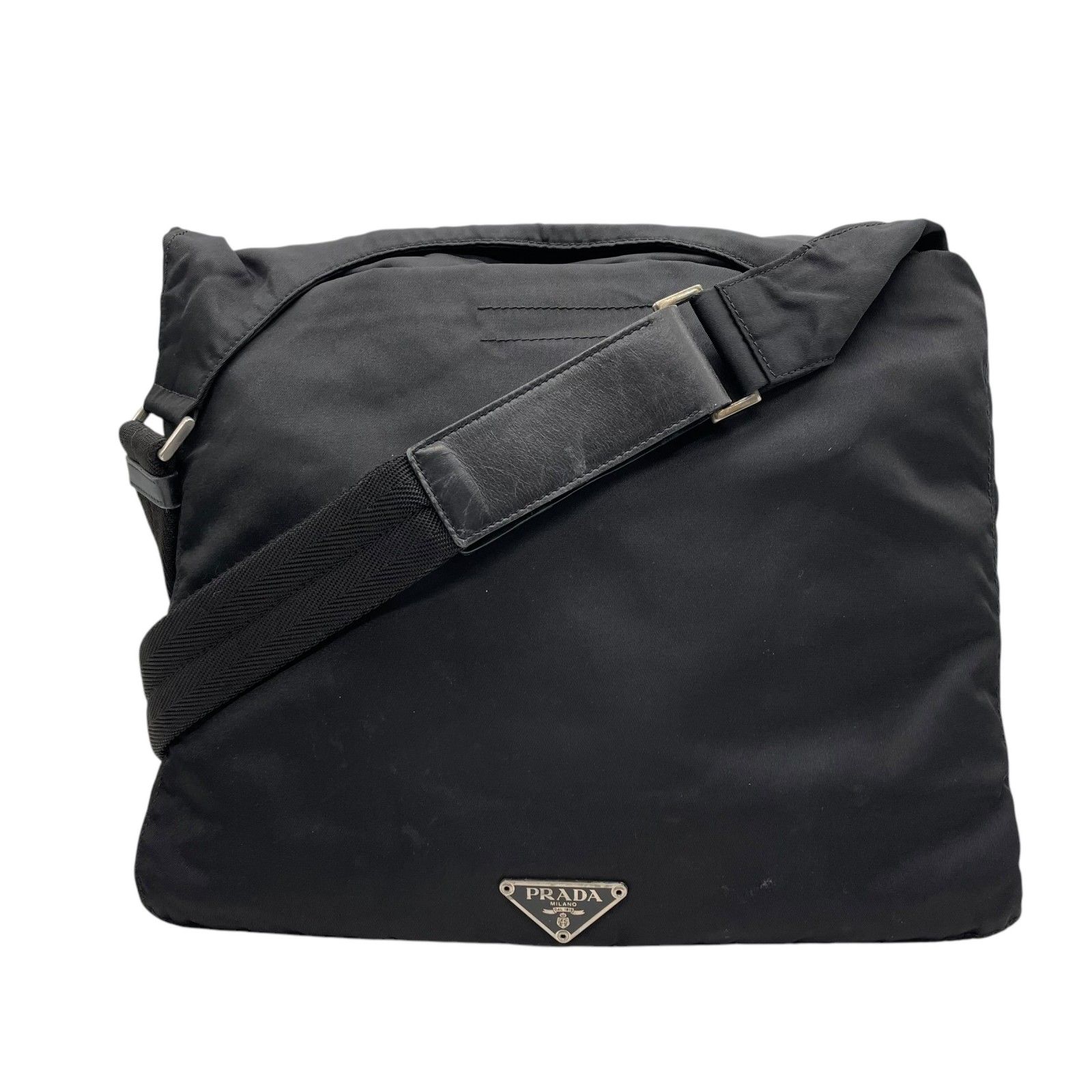 美品 PRADA プラダ テスート 三角ロゴプレート ブラック 黒 シルバー  