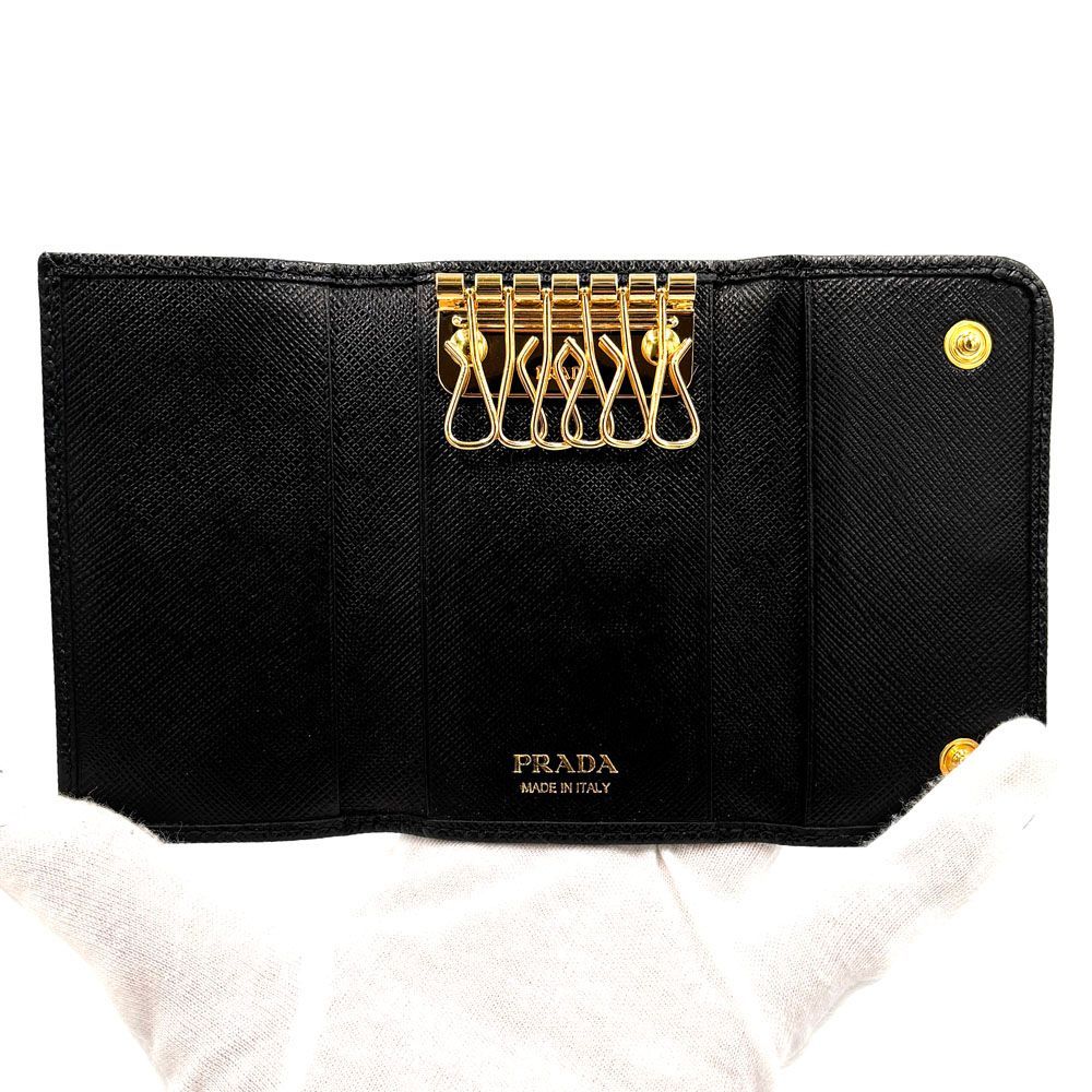 プラダ キーケース ブラック 黒 レザー ゴールド サフィアーノ 1PG222 プラダ PRADA サフィアーノ 6連キーケース ブラック ゴールド