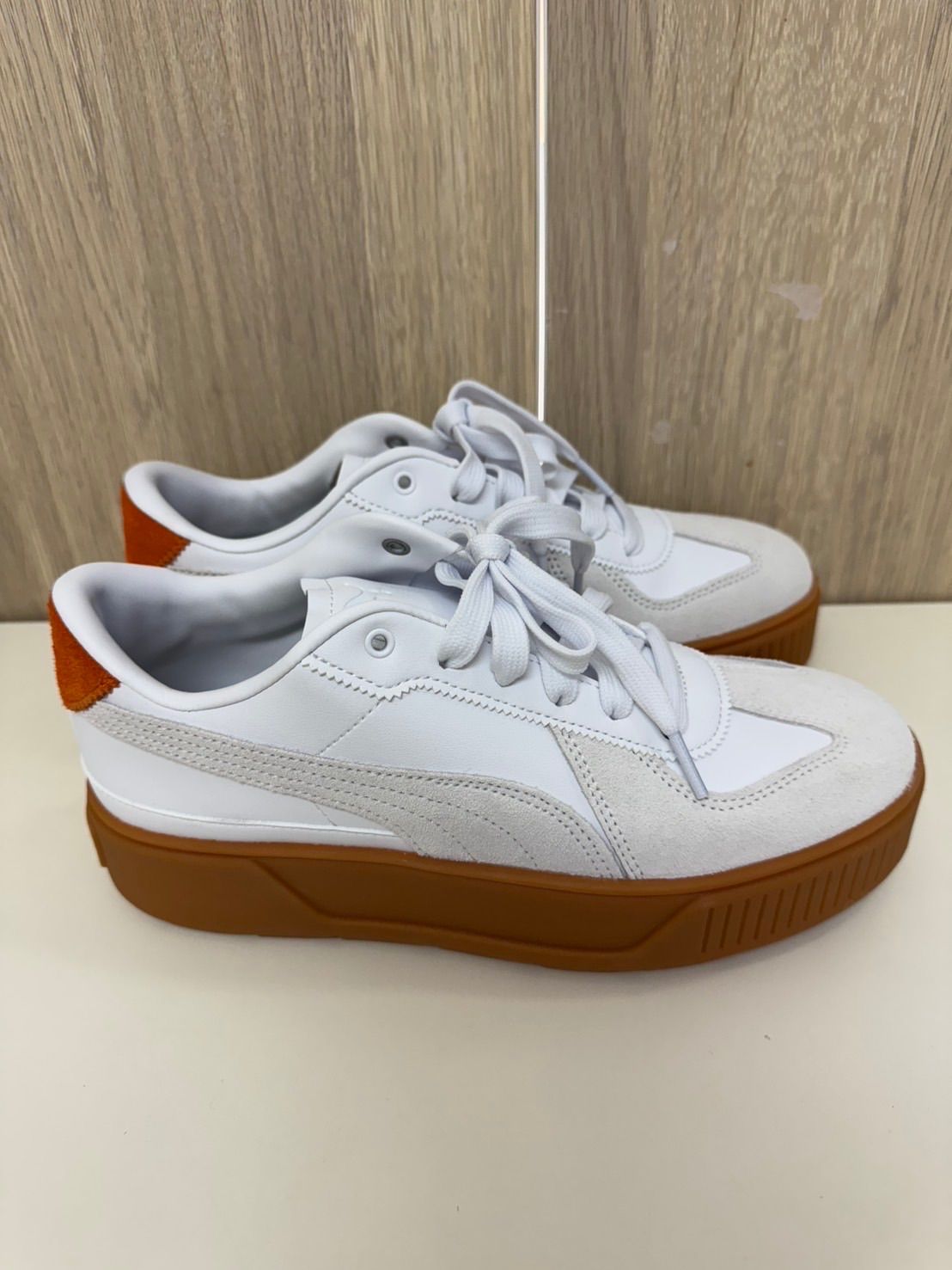 美品】 PUMAプーマ SnowMan限定モデル KARMENカルメン T2
