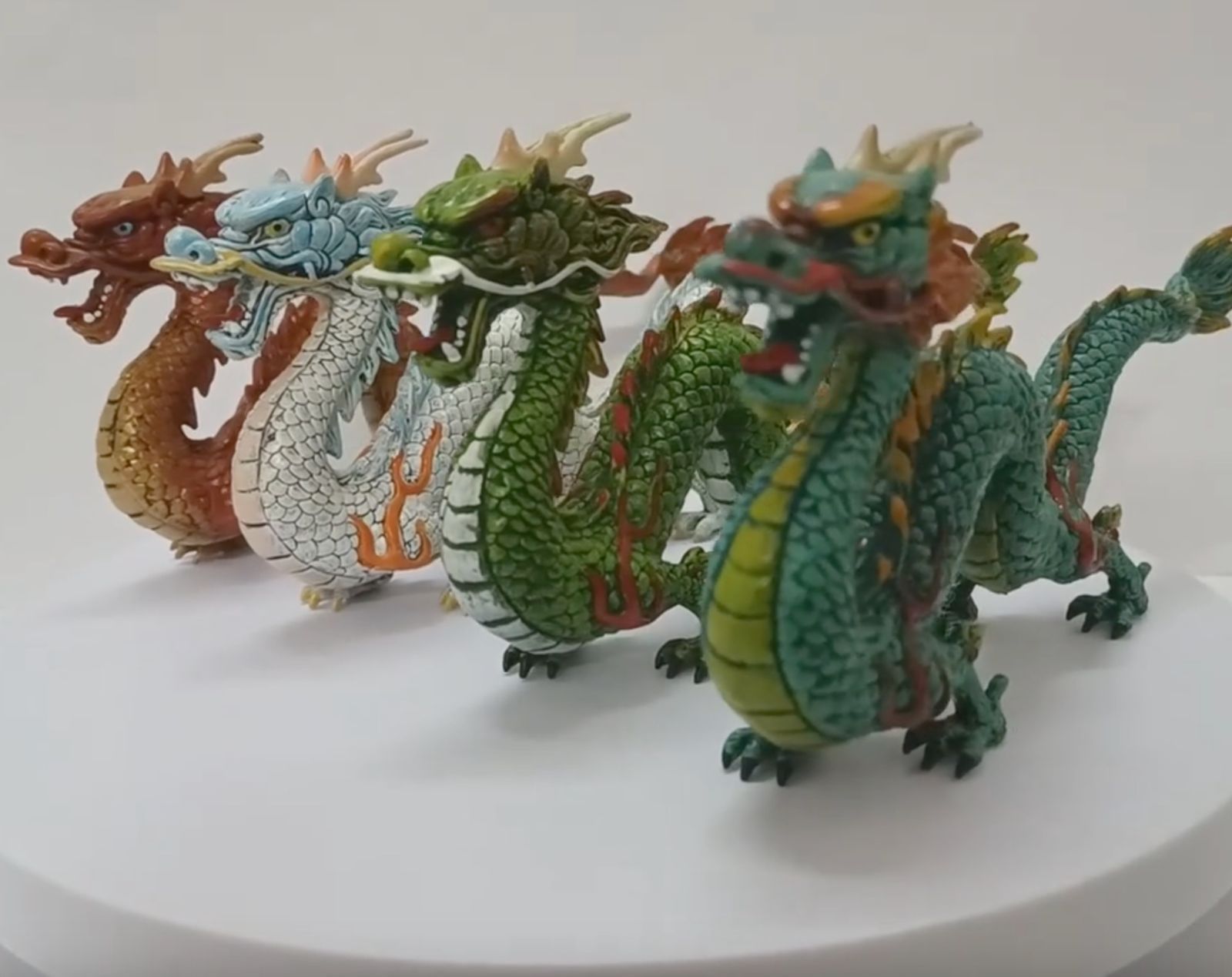 龍 レッド ドラゴン 赤 ミニチュア 樹脂製 22cm 中国古代神話