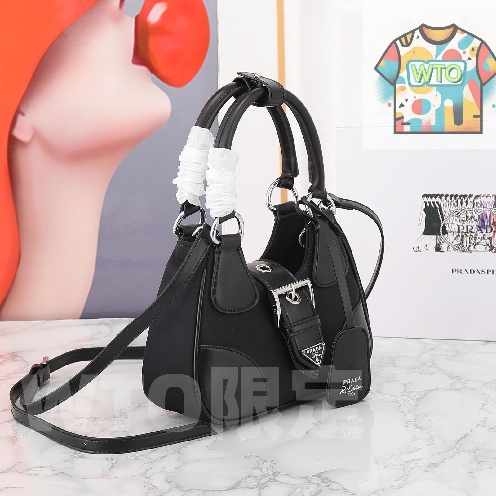 【美品】プラダ アクセサリーポーチ ハンドバッグ ハーフムーン テスートナイロン 美品】プラダ アクセサリーポーチ テスートナイロン 三角ロゴ