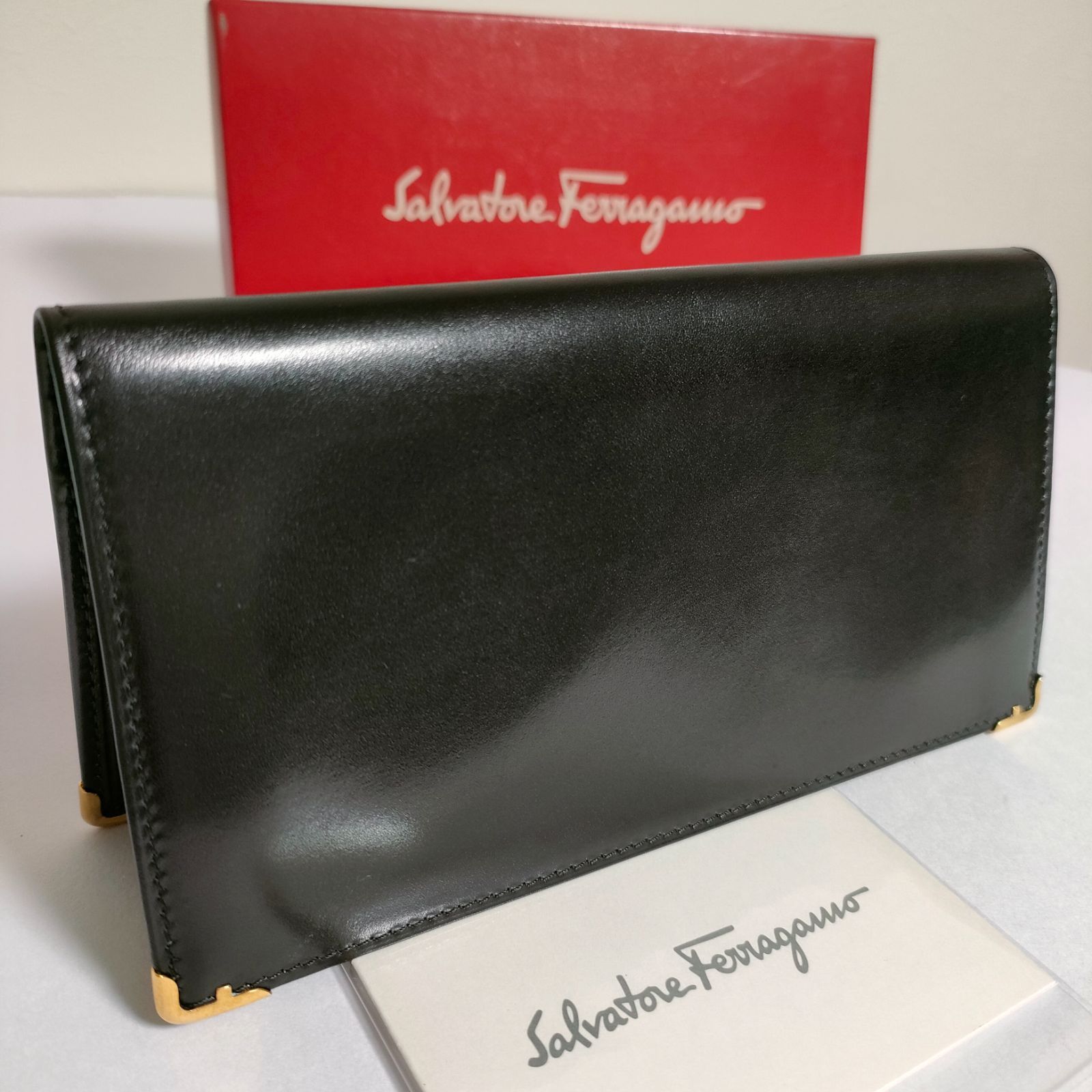 □極美品 フェラガモ 長財布 札入れ 二つ折り レザー ブラック 箱付き 