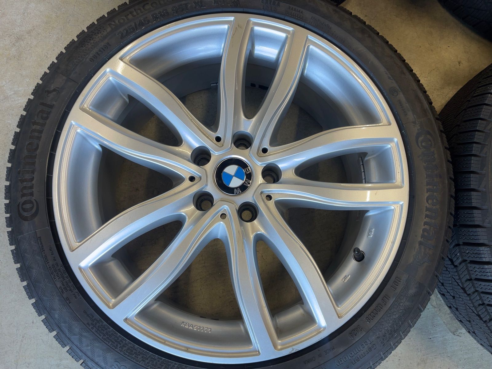 BMW G20 G21 G22 コンチネンタル 製 バリ山付 18インチ 4本セット