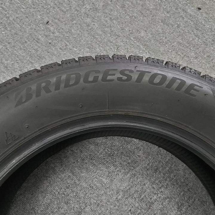 0T25077 _スタッドレスタイヤ BRIDGESTONE ブリヂストン BLIZZAK VRX2 185 60R15 4本セット