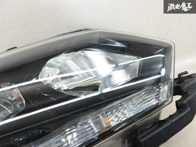 品 ホンダ ヴェゼル 右 ヘッドライト 【公式通販】