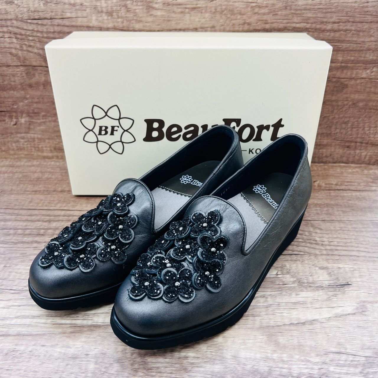 【未使用級】神戸ビューフォート【Lサイズ】 BeauFort 神戸ビューフォート 厚底フラワーシューズ グレー系 23