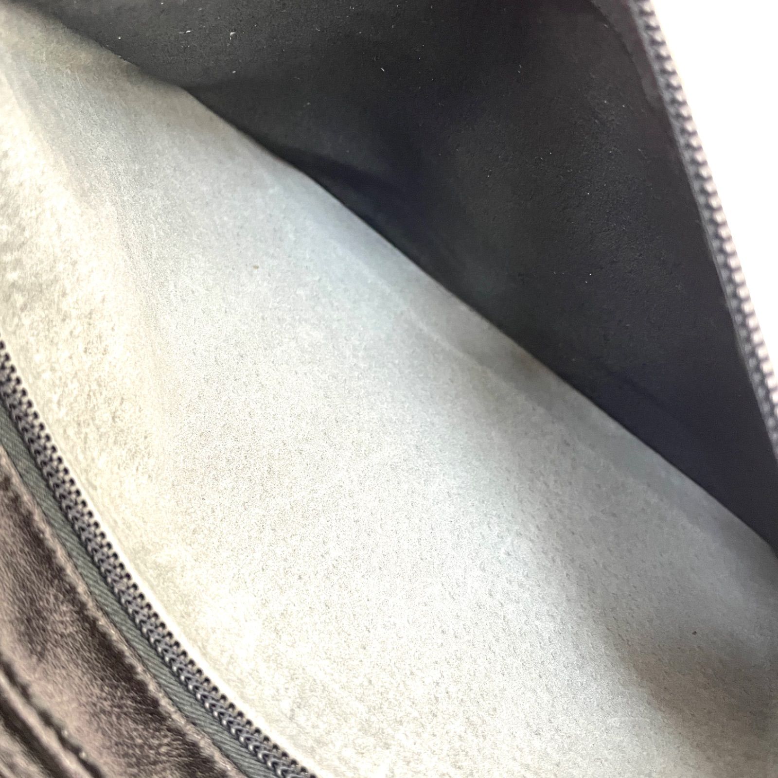 アナグラムクラッチバッグ