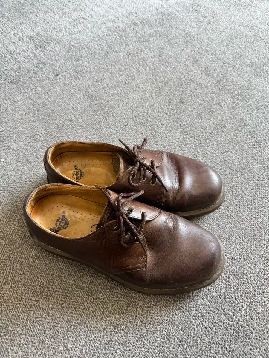 81 DR. MARTENS ドクターマーチン