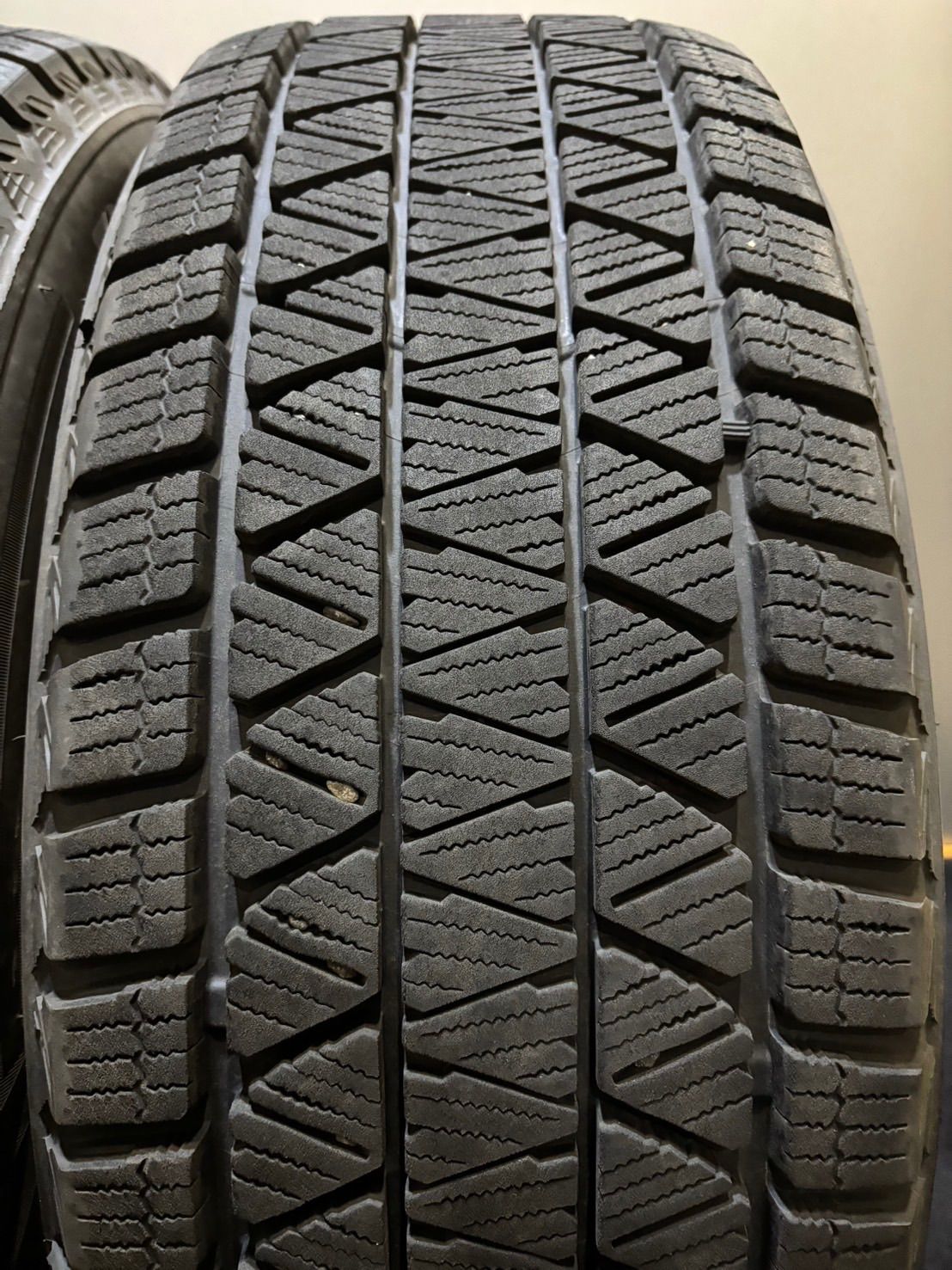 225|60R17