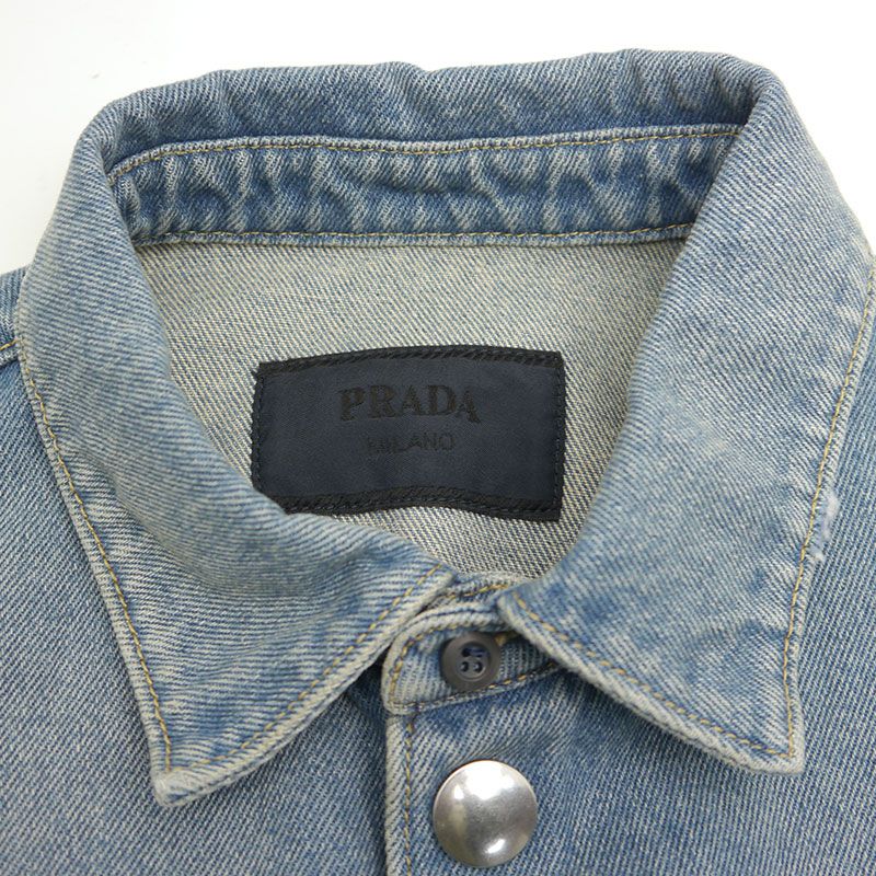 ぬ　プラダ PRADA　三角ロゴ トライアングルプレート 半袖デニムシャツ PRADA】プラダ『三角ロゴ トライアングルプレート 半袖デニム