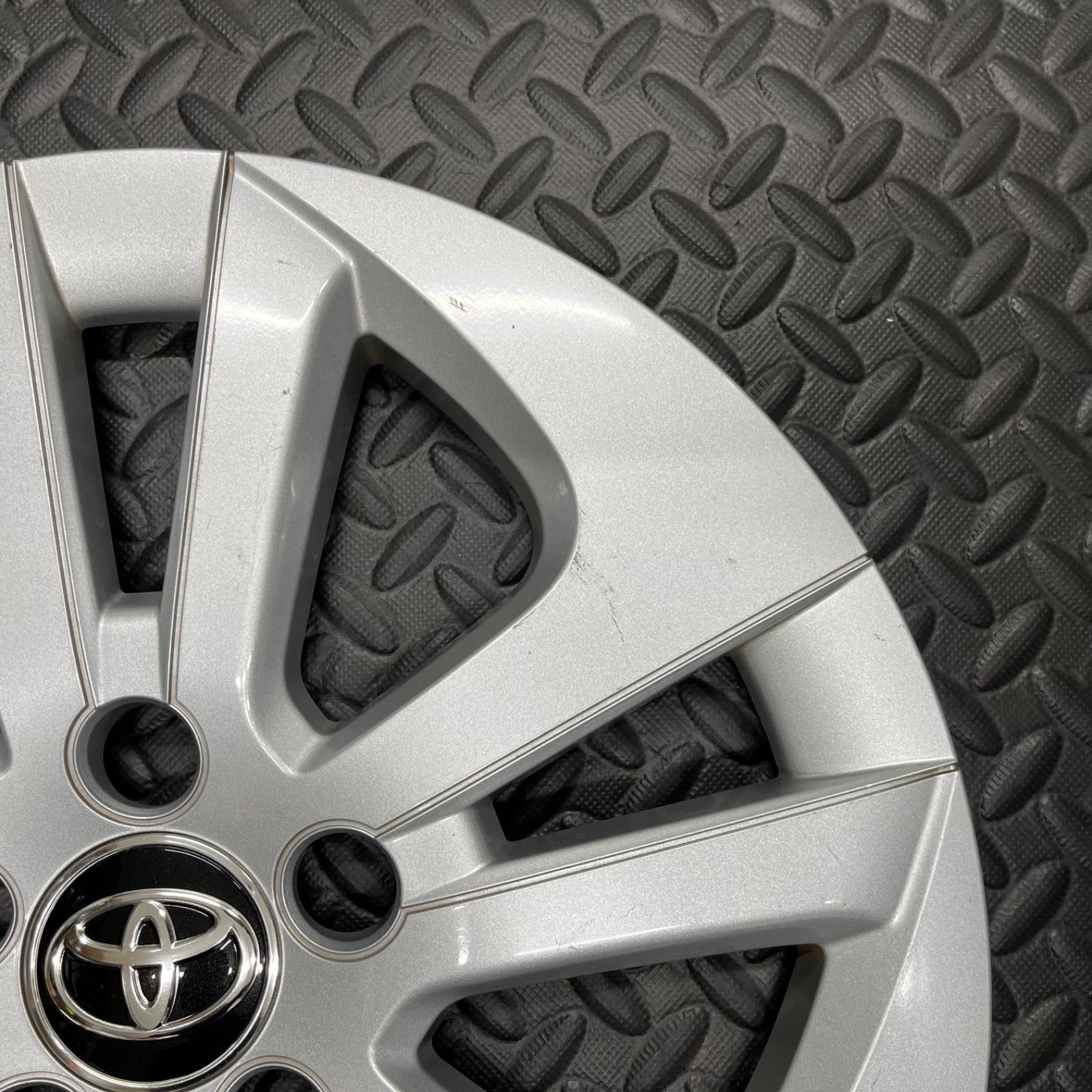 トヨタプリウス純正 トヨタ ホイール キャップ プリウスの純正ホイール