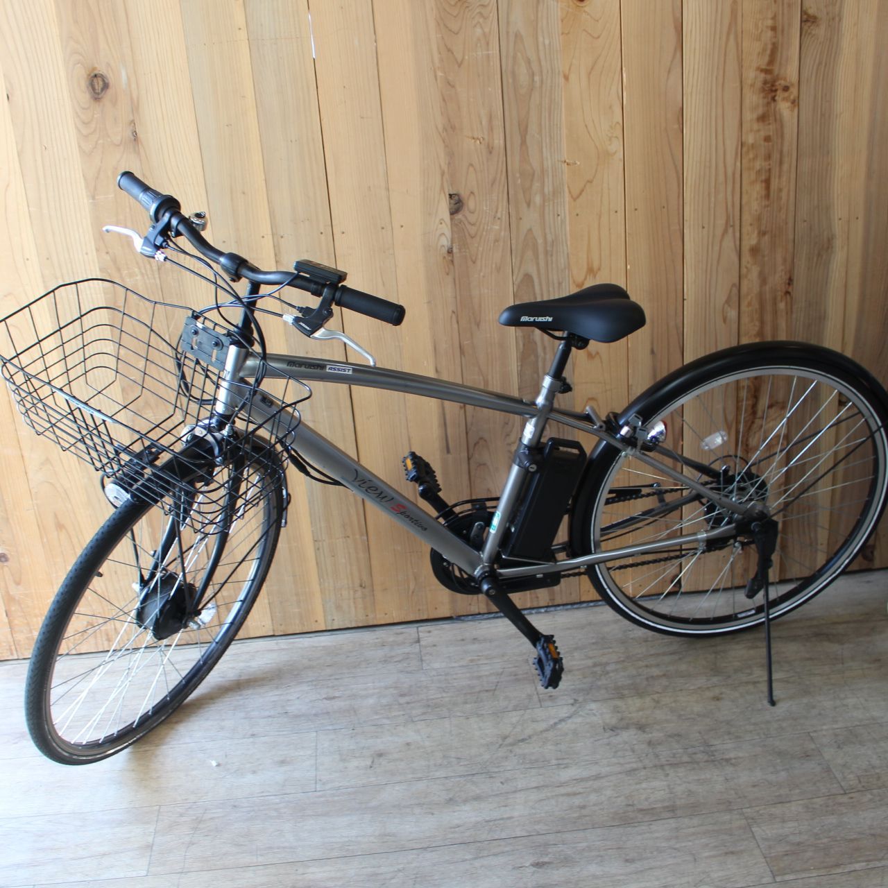 27インチスポーツサイクル　アルミニウムボディ　直接取引限定　東京都内　川崎市内 ブリヂストン プレビオスポーツ 27型 ピュアホワイト 通学 通勤