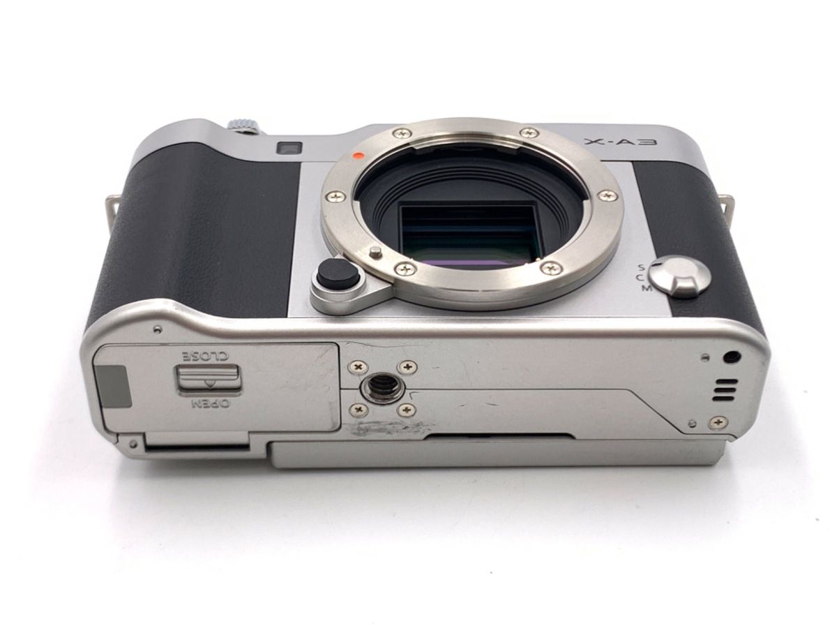 Fujifilm X-A3 シルバー ミラーレスカメラ 富士フイルム、クラシカルデザインのミラーレス一眼「FUJIFILM X-A3
