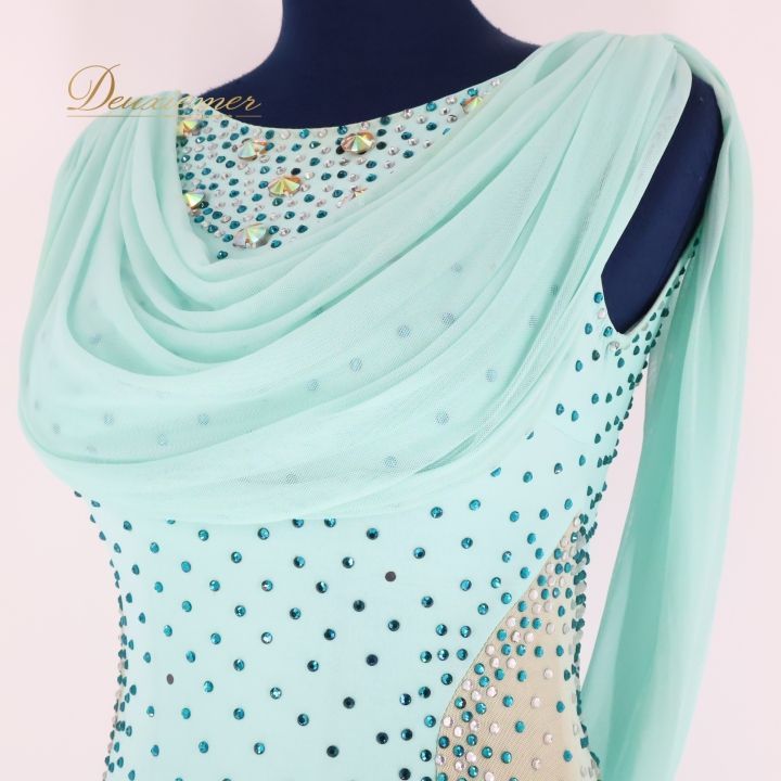 ワンピース 水色