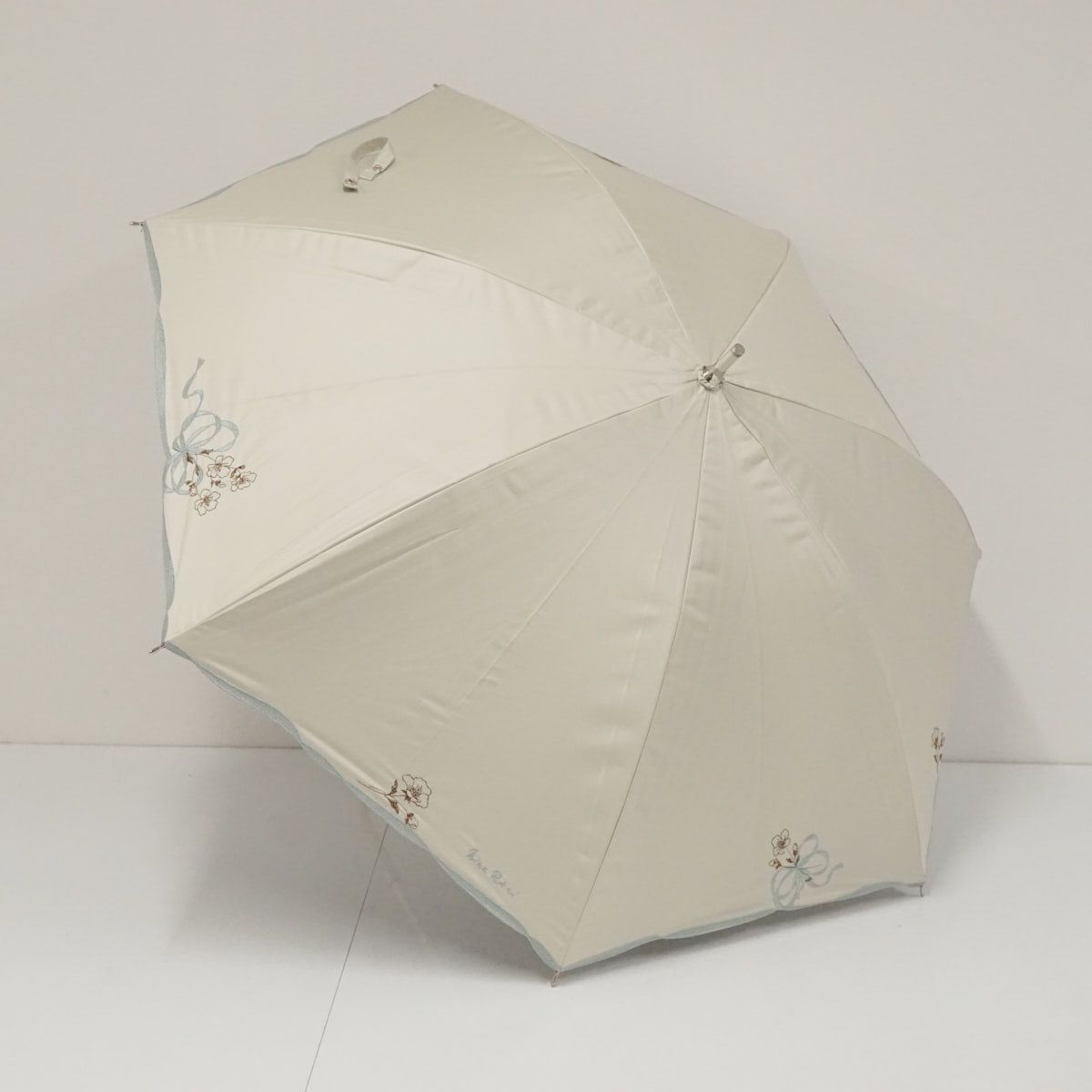 値下げ　ニナリッチ　日傘　新品未使用品 晴雨兼用日傘 NINA RICCI ニナリッチ USED美品 ロゴ フラワー