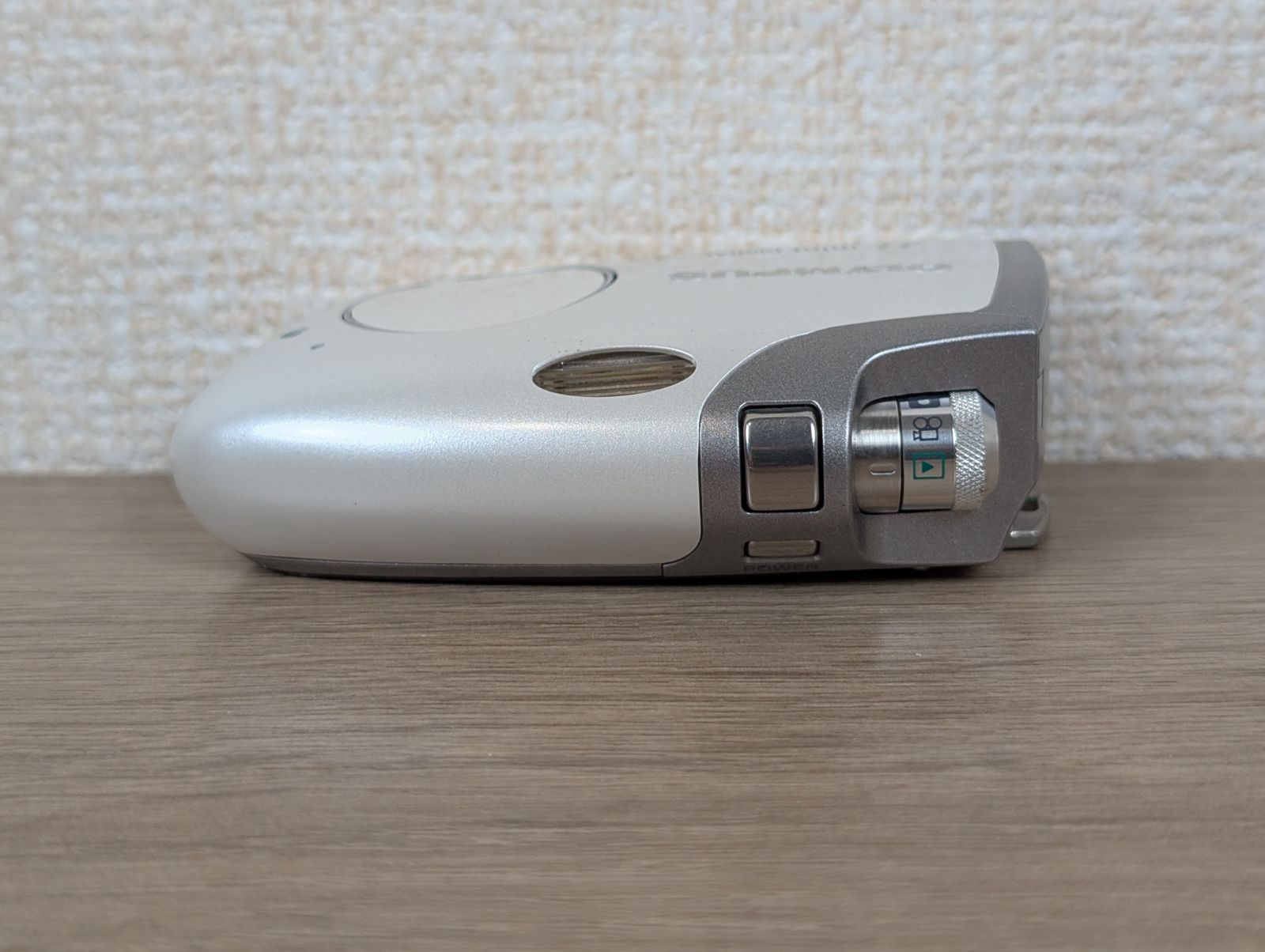 OLYMPUS μ ホワイト コンパクトデジタルカメラ OLYMPUS µ-mini Digital