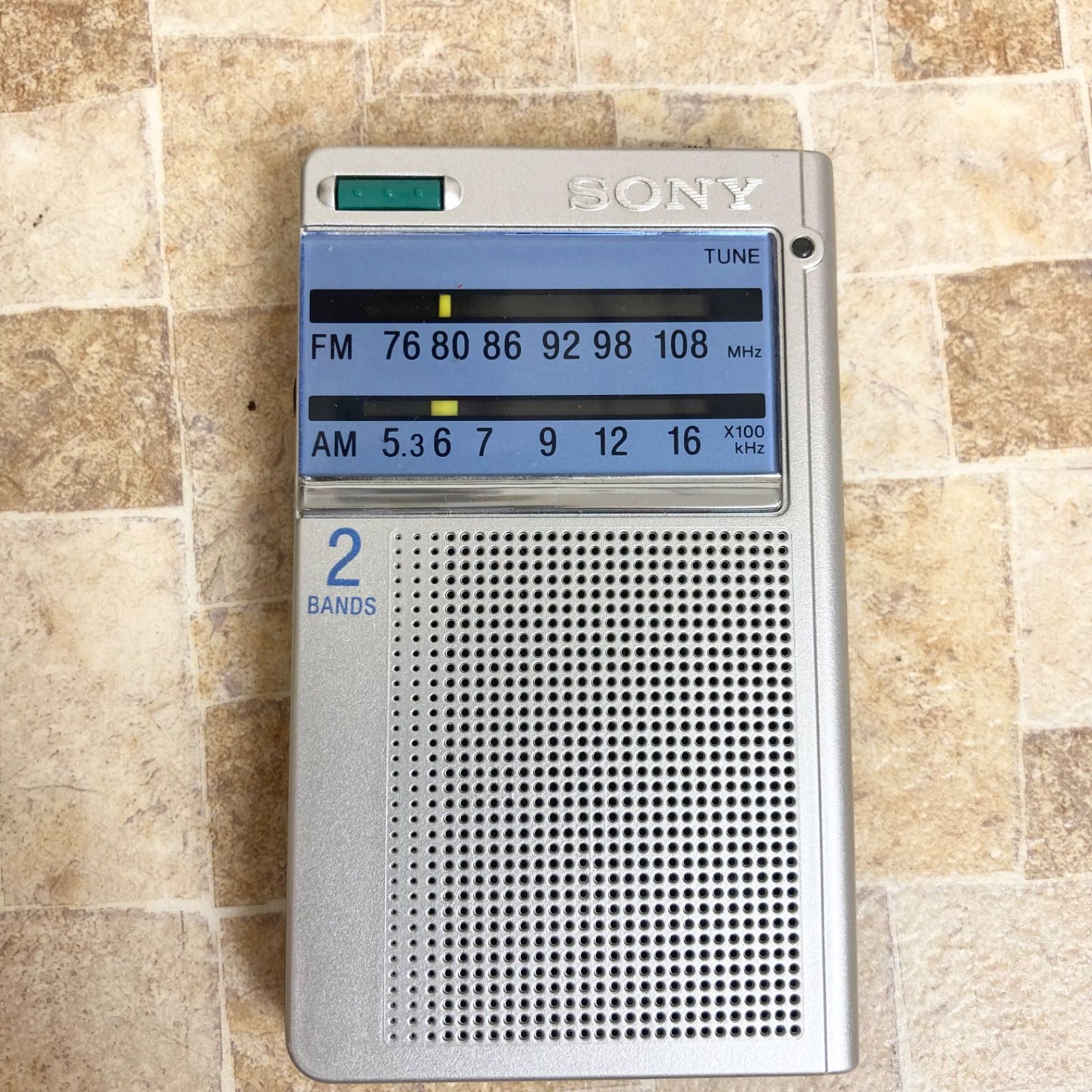 ソニー ポケッタブルラジオ 名刺サイズ FM/AM/ワイドFM対応 ダイヤル選局 ICF-T46 中古ソニー ポケッタブルラジオ 名刺サイズ FM⁄AM⁄ワイドFM対応