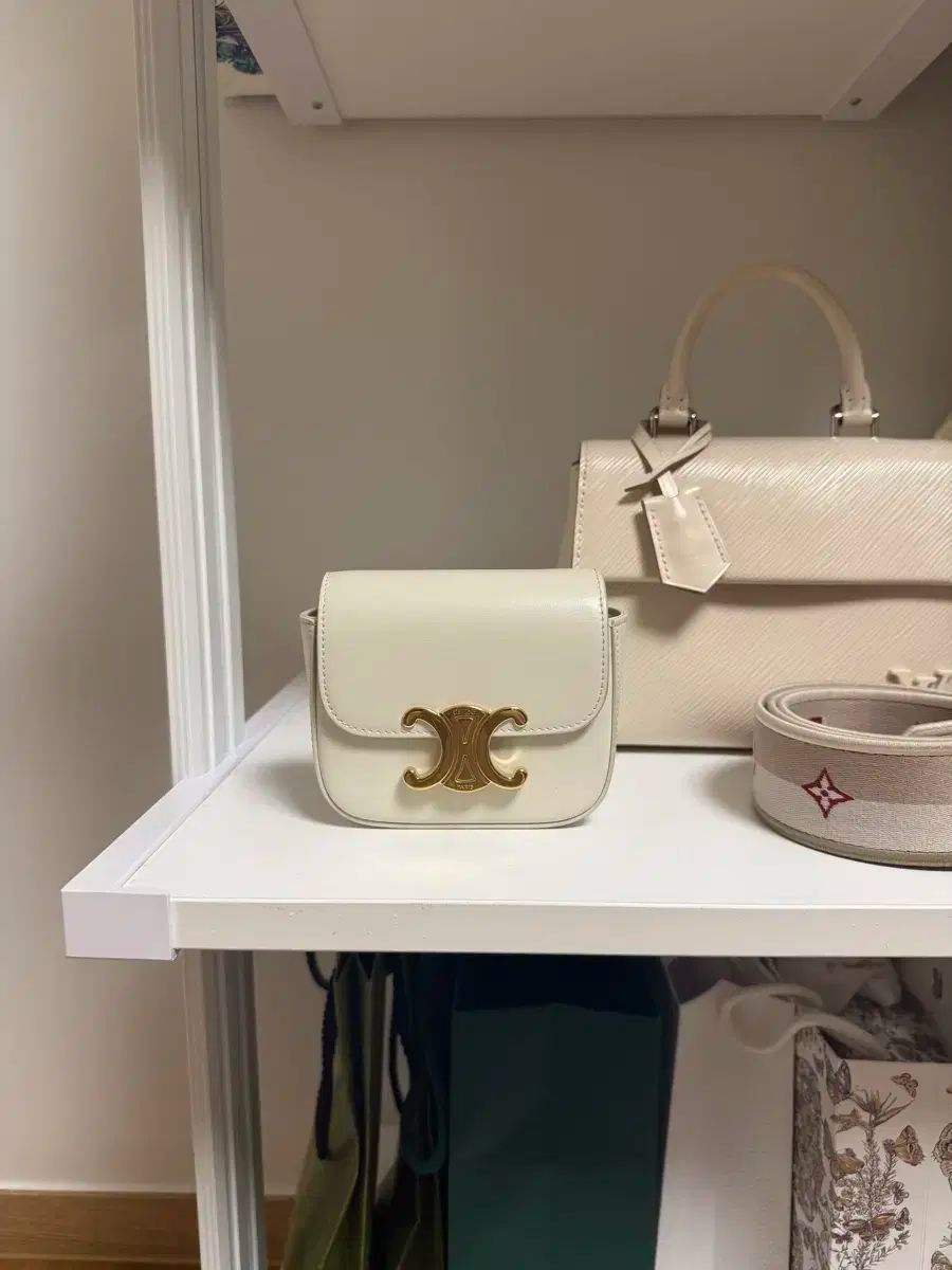 Celine セリーヌ トリオンフ ミニバッグ 米