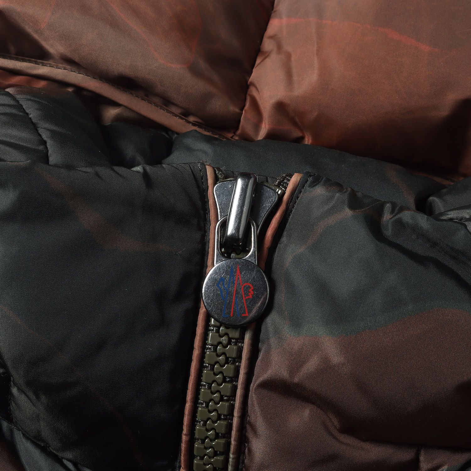 美品 MONCLER モンクレール ダウン ジャケット サイズ:0 迷彩柄 フード 